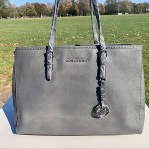 Michael kors jet set saffiano leather tote